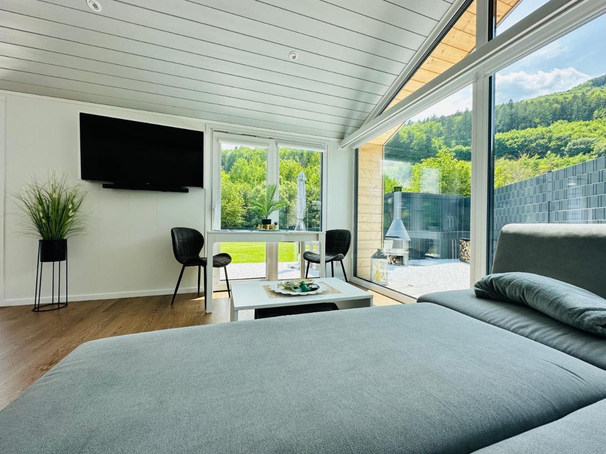 Voralpen Lodge - Ferienhaus Mit Gym & Wellnessbereich Traisen Exterior photo