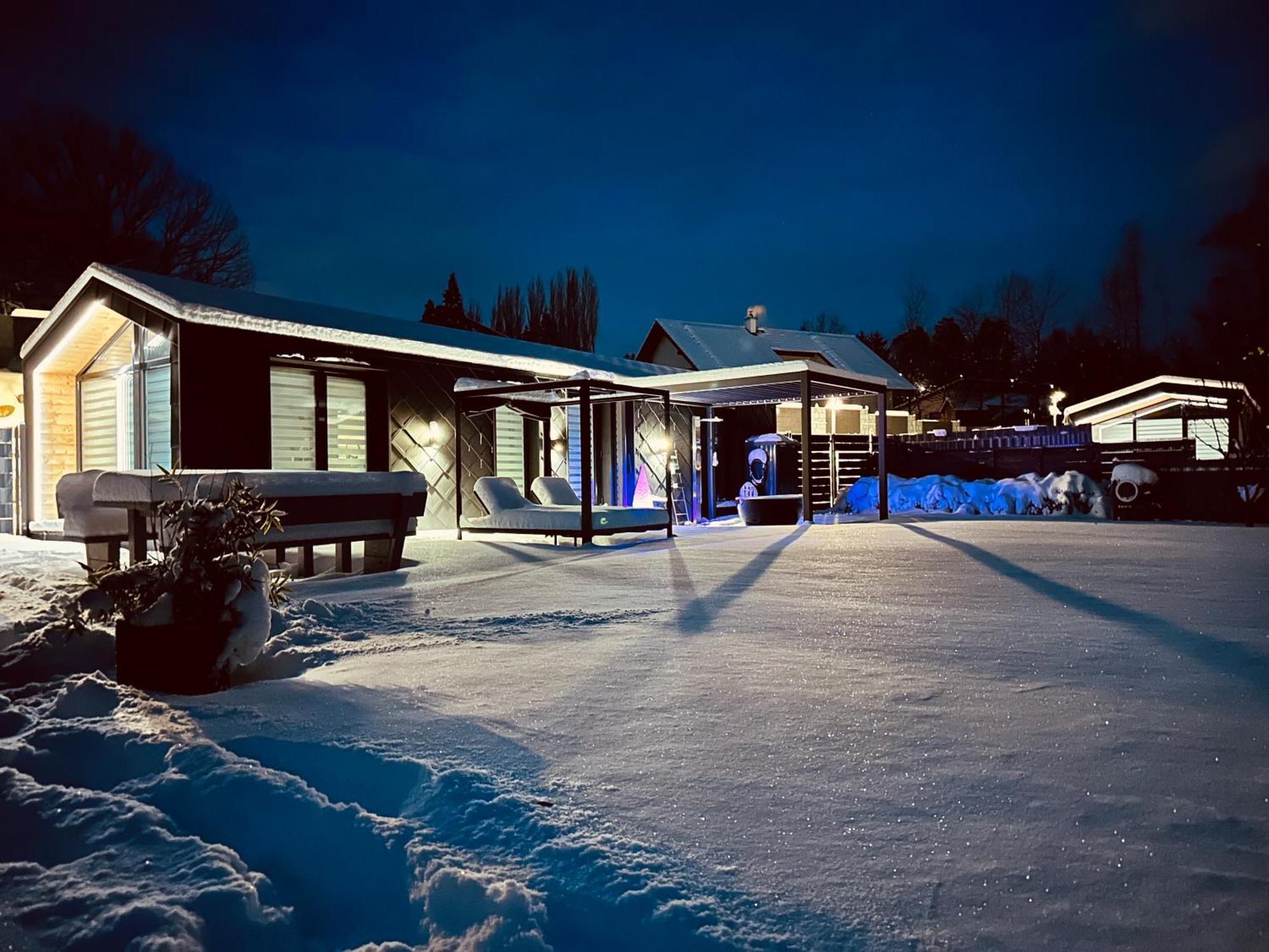 Voralpen Lodge - Ferienhaus Mit Gym & Wellnessbereich Traisen Exterior photo